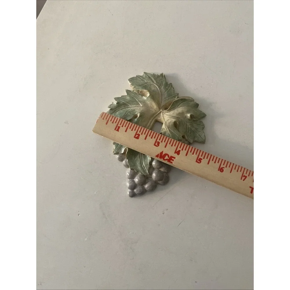 Vicki Lane Grapes Switchplate Outlet Cover 3D Sculpted Vintage on off
